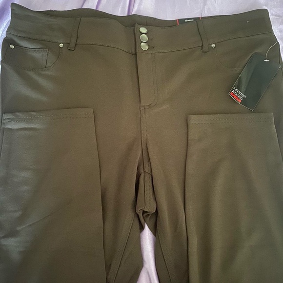 3-Button Jegging - Picture 3 of 6